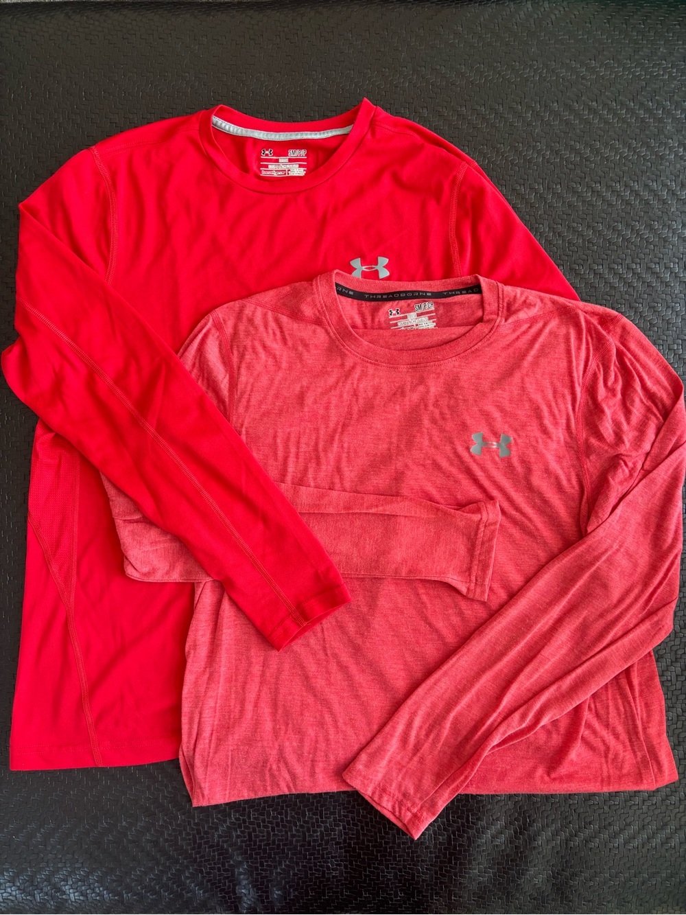 Lot of 2 men’s heat gear Under Armour Long Sleeve Athletic Tops - dark/pale red